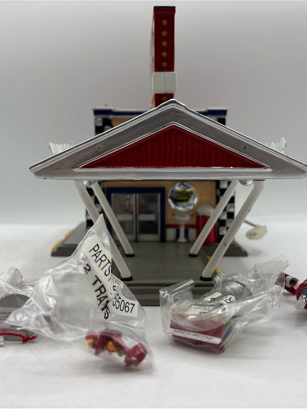 Department 56 2001 Vintage Original Snow Village Gus’s Drive-In Set Of 7 55067